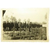 Wehrmacht soldaten begrafenis ceremonie aan Oostfront